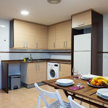Lovely 2 Bedroom Terrace Wifi Parking Ac Heating Attic Valencia Eksteriør billede