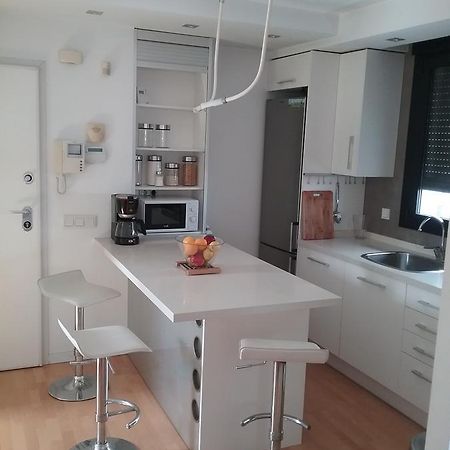 Lovely 2 Bedroom Terrace Wifi Parking Ac Heating Attic Valencia Eksteriør billede