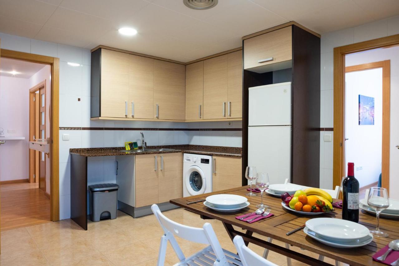 Lovely 2 Bedroom Terrace Wifi Parking Ac Heating Attic Valencia Eksteriør billede