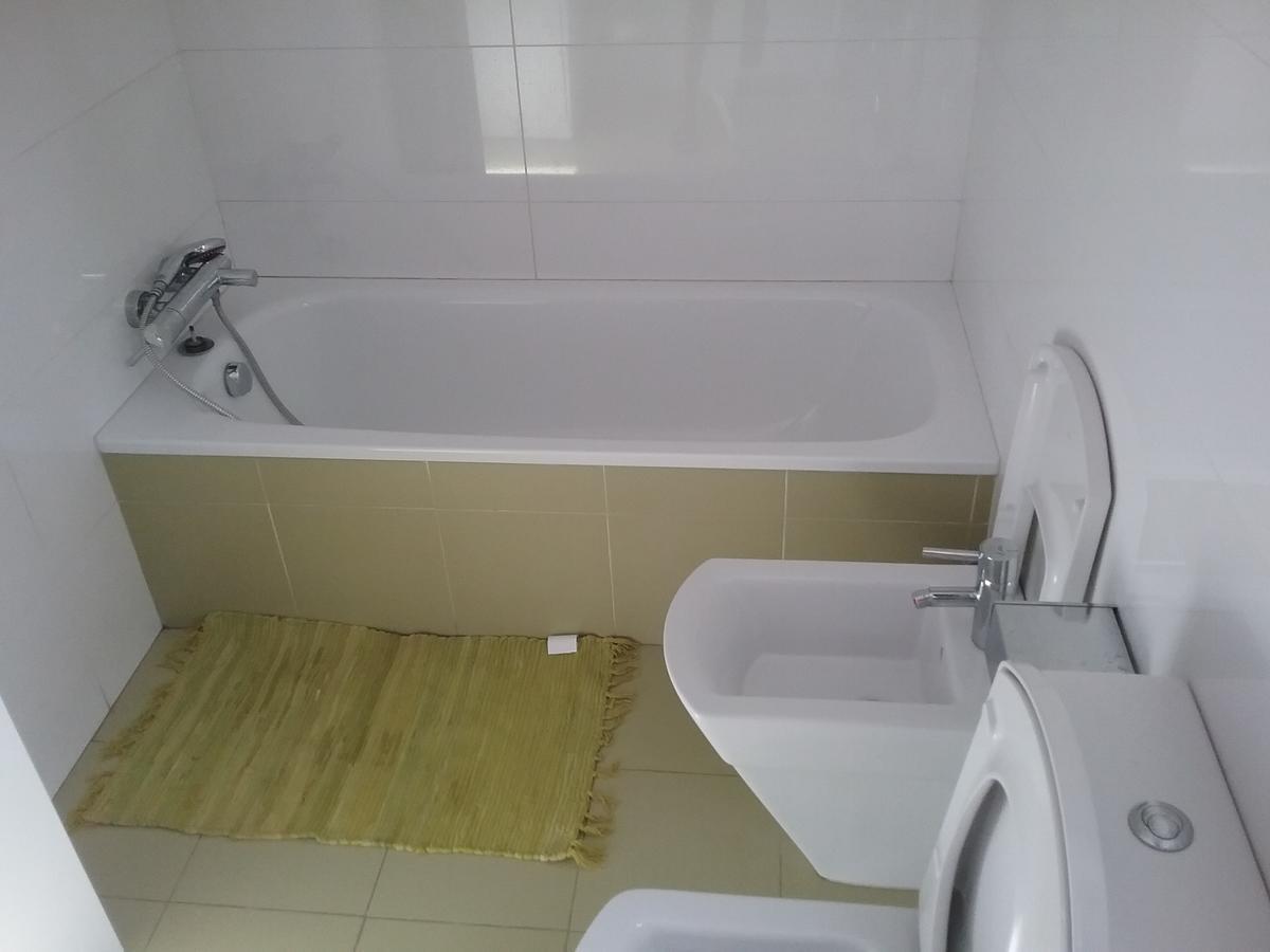 Lovely 2 Bedroom Terrace Wifi Parking Ac Heating Attic Valencia Eksteriør billede