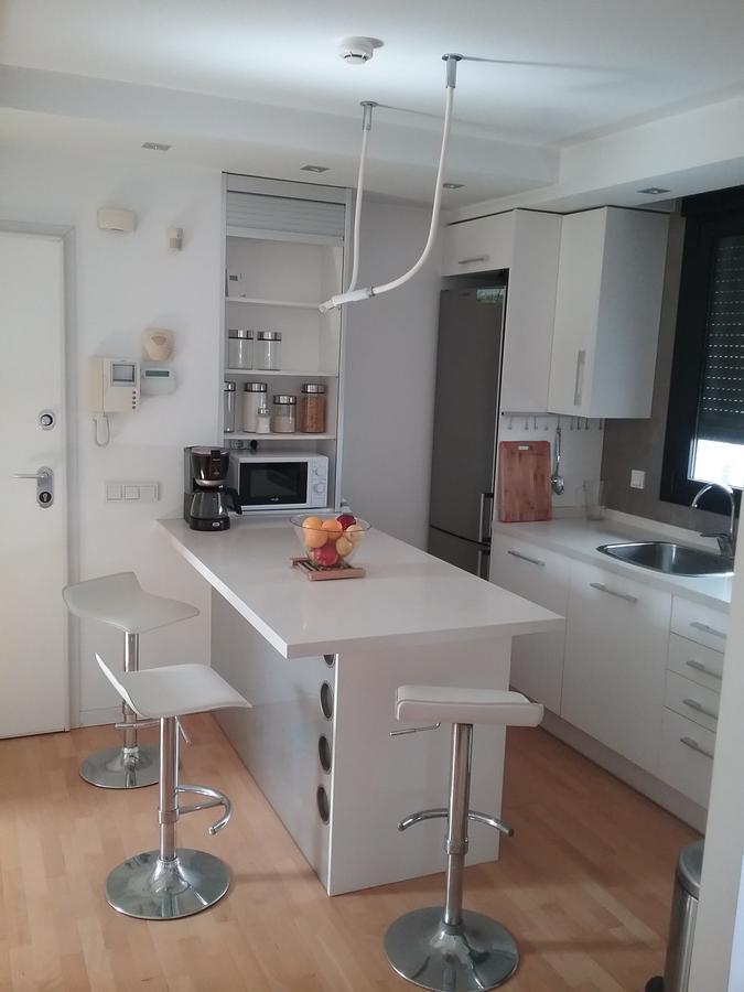 Lovely 2 Bedroom Terrace Wifi Parking Ac Heating Attic Valencia Eksteriør billede