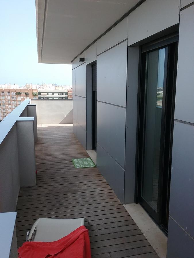 Lovely 2 Bedroom Terrace Wifi Parking Ac Heating Attic Valencia Eksteriør billede