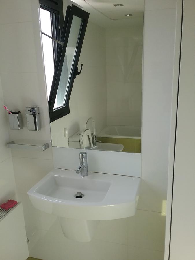 Lovely 2 Bedroom Terrace Wifi Parking Ac Heating Attic Valencia Eksteriør billede