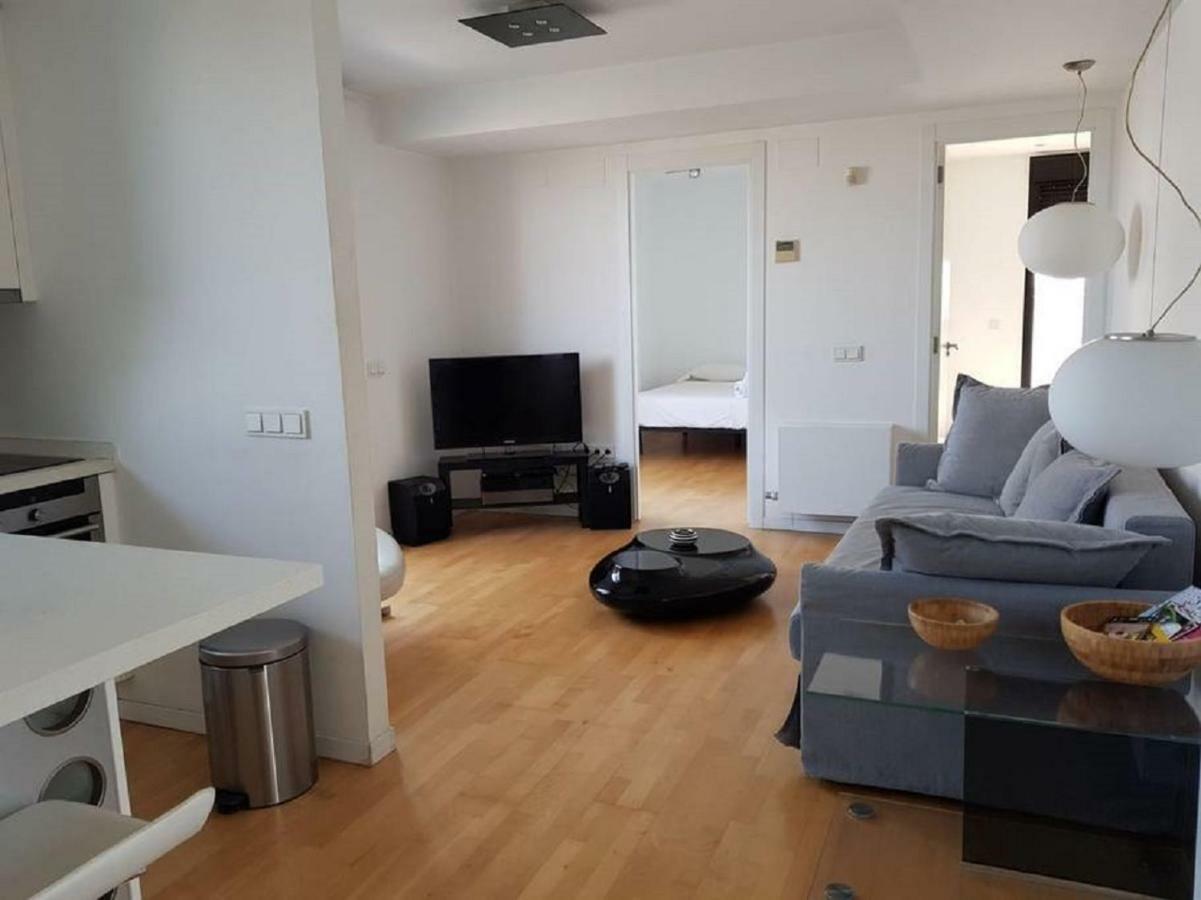 Lovely 2 Bedroom Terrace Wifi Parking Ac Heating Attic Valencia Eksteriør billede