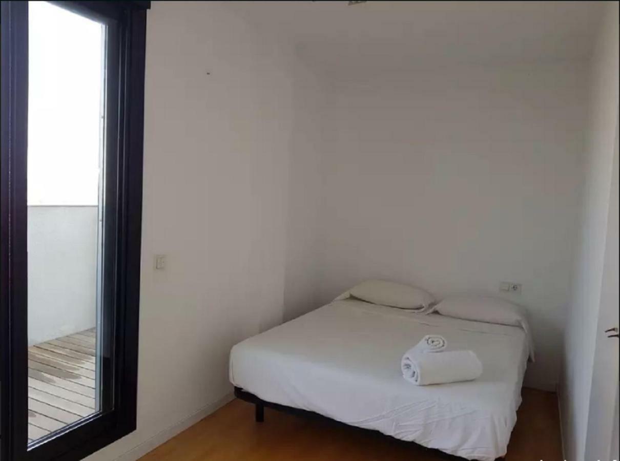Lovely 2 Bedroom Terrace Wifi Parking Ac Heating Attic Valencia Eksteriør billede