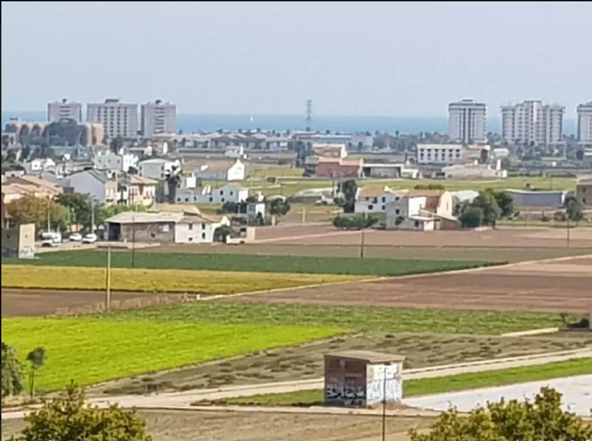 Lovely 2 Bedroom Terrace Wifi Parking Ac Heating Attic Valencia Eksteriør billede